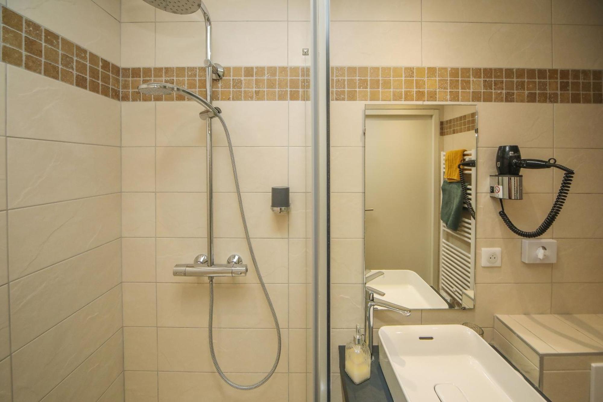 Hotel O Chiroulet Bagnères-de-Bigorre Zewnętrze zdjęcie